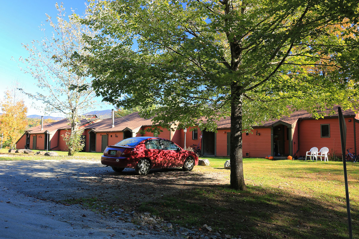 River Road Apartments